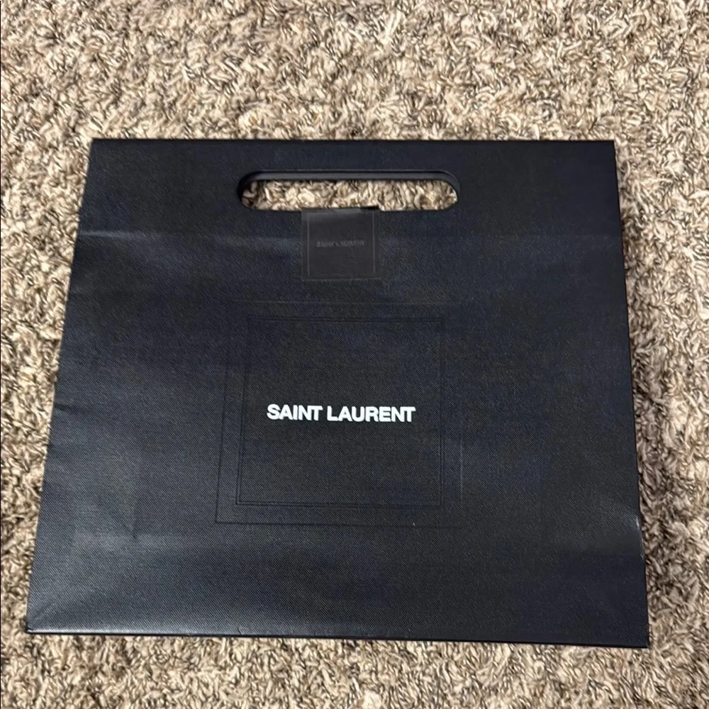 YSL Cassandre Matelasse Card Case in Grain De Poudre Embossed Leather - Picture 6 of 14